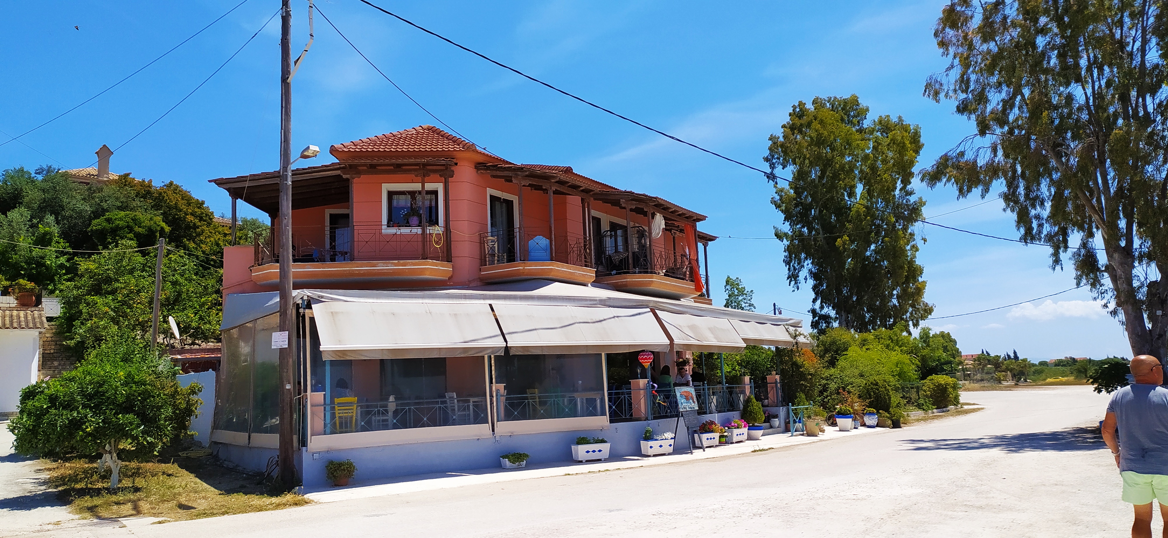 Restaurant by the Harbor